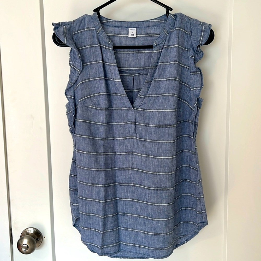 Old Navy blue striped top. Size XS.